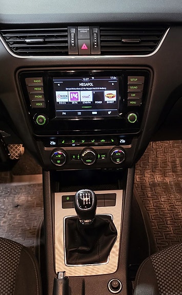 Skoda Octavia 14 of 26