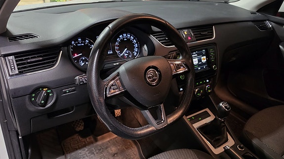 Skoda Octavia 10 of 26