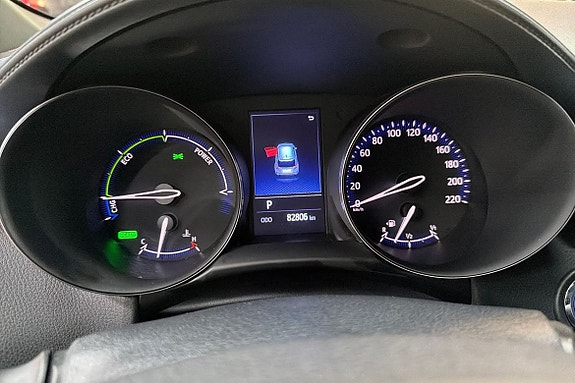 Toyota C-HR 16 of 21