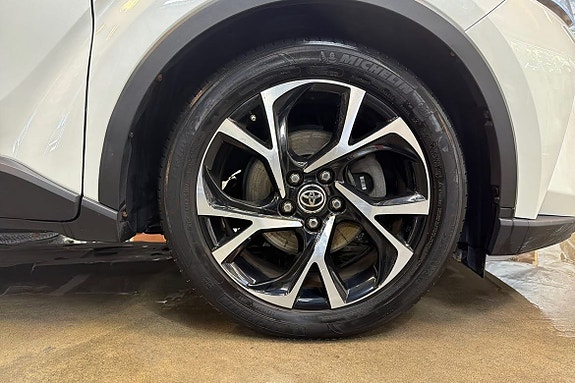 Toyota C-HR 17 of 21