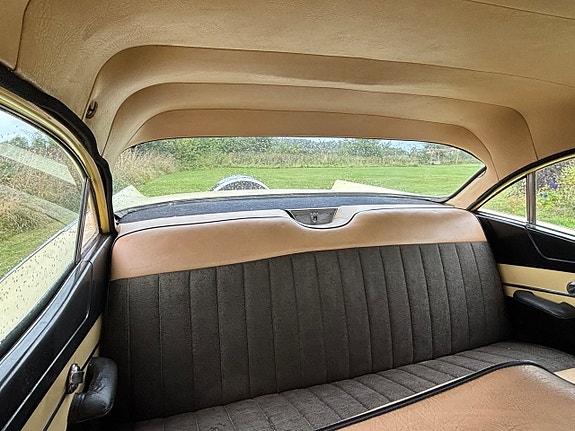 Ford Fairlane 6 of 11