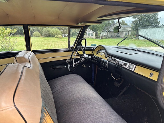 Ford Fairlane 5 of 11