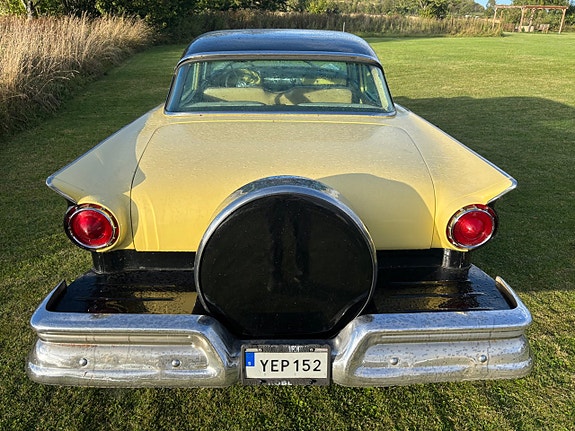 Ford Fairlane 11 of 11