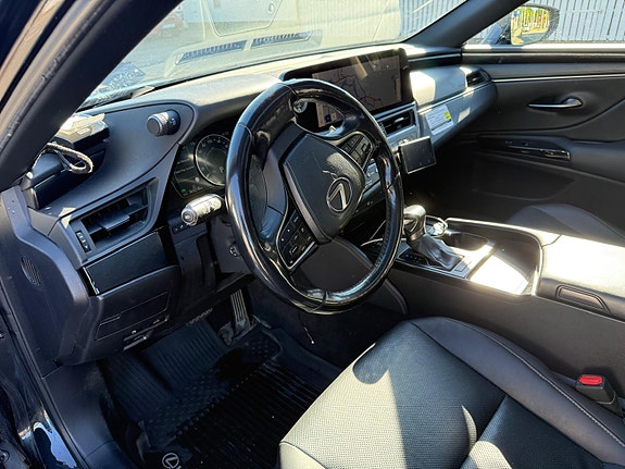 Lexus ES300h 4 of 12