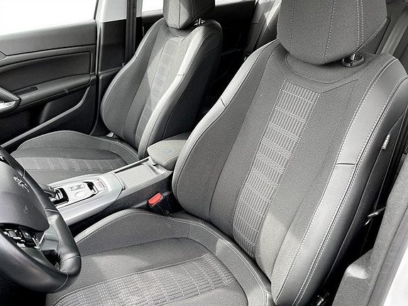 Peugeot 308 5 of 15