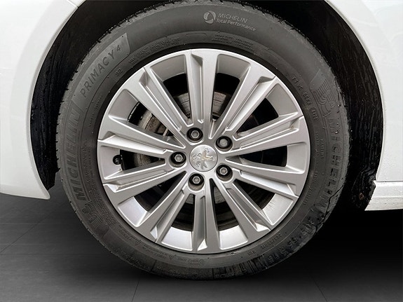 Peugeot 308 14 of 15