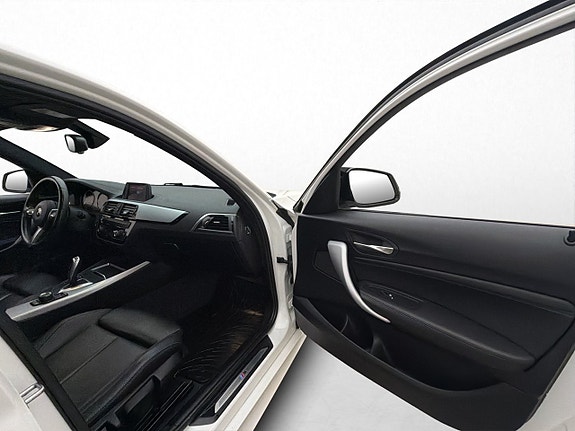 BMW 118i 17 of 28
