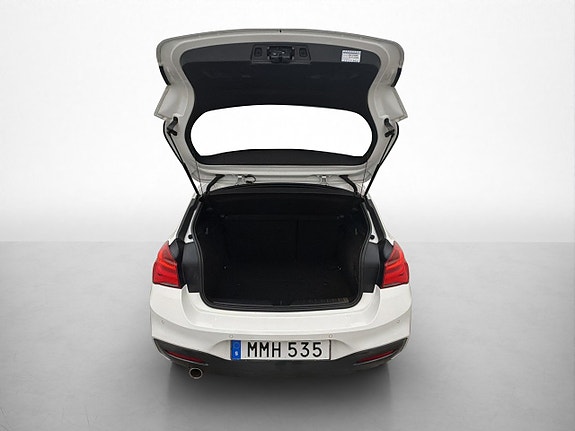 BMW 118i 18 of 28
