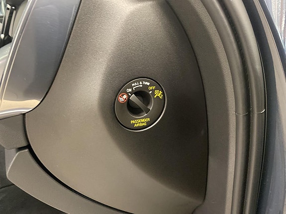 Volvo XC60 15 of 28