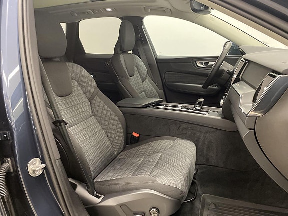 Volvo XC60 12 of 28