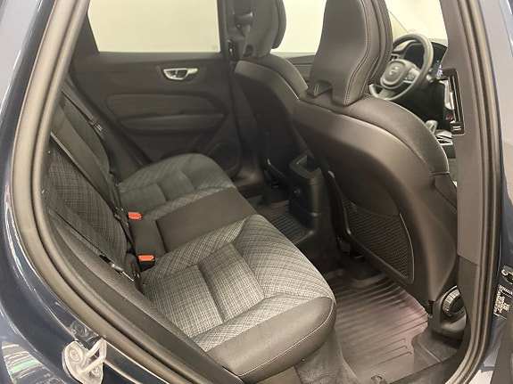 Volvo XC60 17 of 28