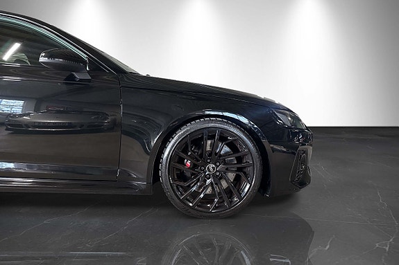 Audi RS4 21 of 23
