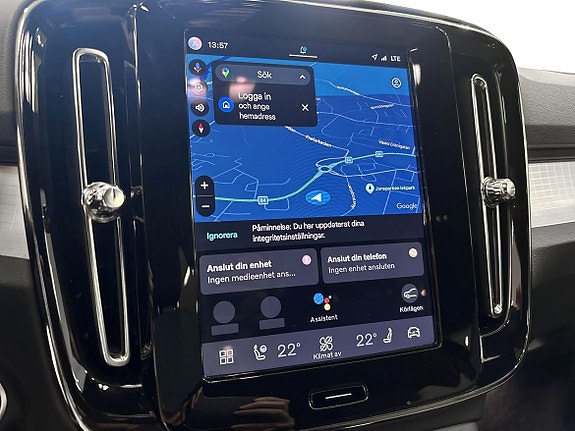 Volvo XC40 10 of 13