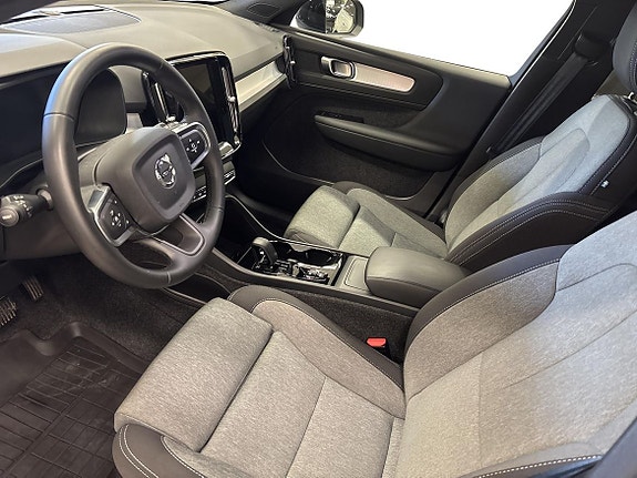 Volvo XC40 6 of 13
