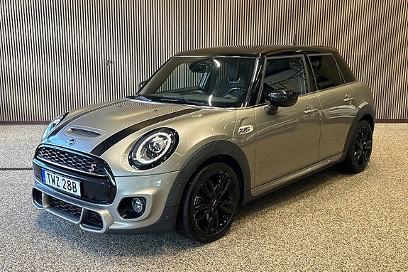 MINI Cooper S 2 of 11