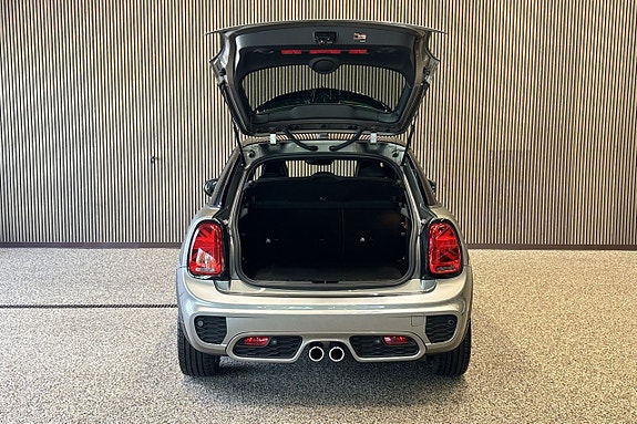 MINI Cooper S 9 of 11