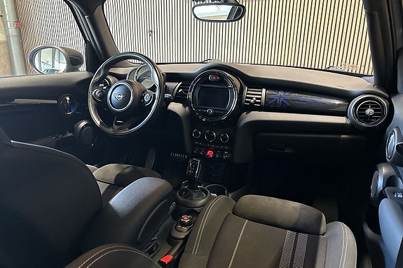 MINI Cooper S 6 of 11