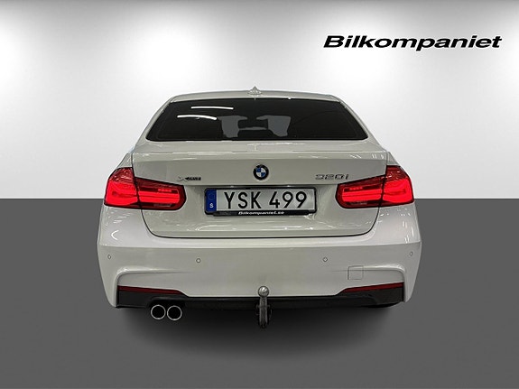 BMW 320i 6 of 30