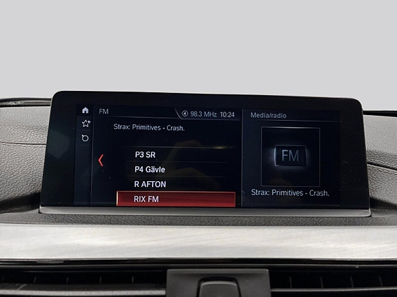 BMW 320i 15 of 30