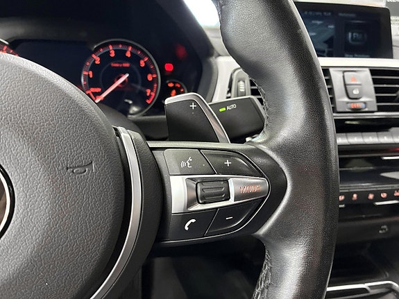 BMW 320i 13 of 30