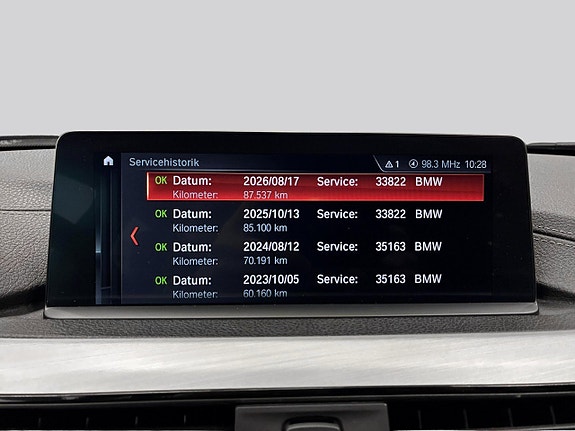 BMW 320i 30 of 30