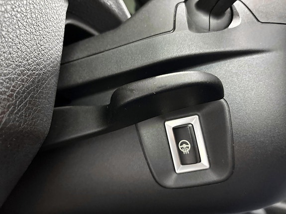 BMW 320i 22 of 30