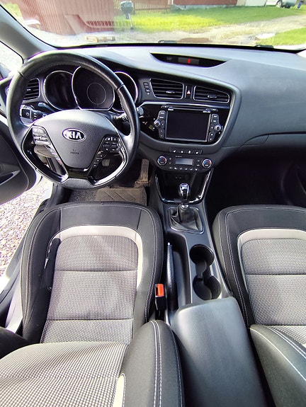 Kia Ceed 5 of 10