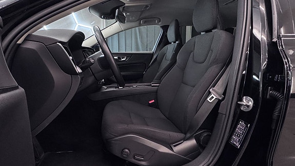 Volvo V60 Cross Country 11 of 20