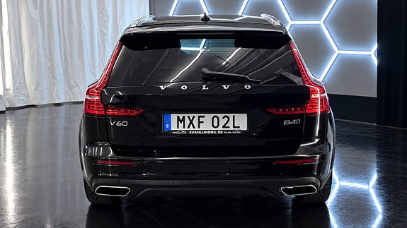Volvo V60 Cross Country 4 of 20
