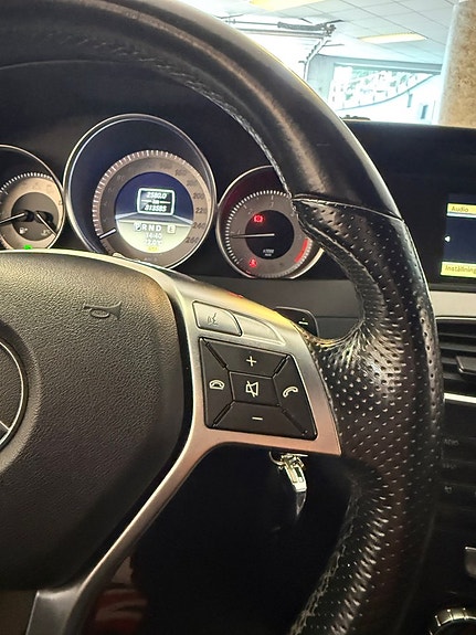 Mercedes-Benz C220 14 of 15