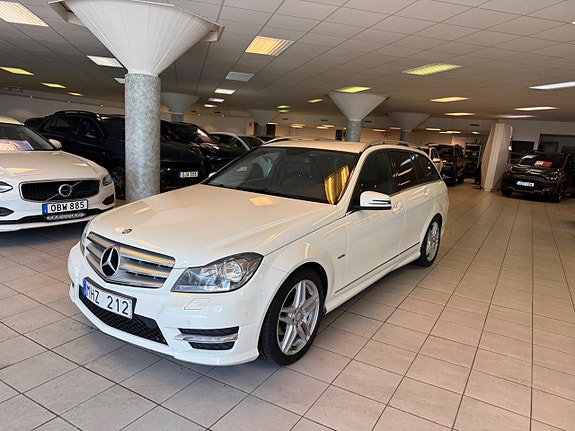 Mercedes-Benz C220 2 of 15
