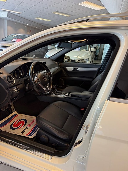 Mercedes-Benz C220 8 of 15