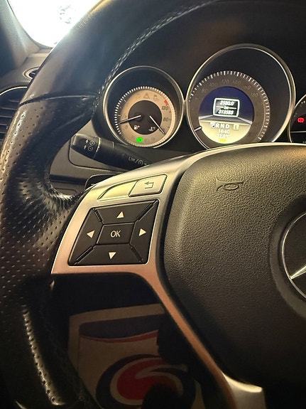Mercedes-Benz C220 13 of 15