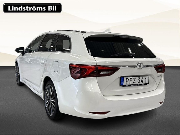 Toyota Avensis 4 of 19