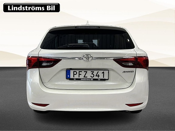Toyota Avensis 8 of 19