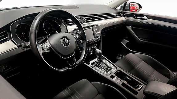 Volkswagen Passat Alltrack 7 of 12
