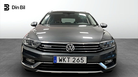 Volkswagen Passat Alltrack 4 of 12