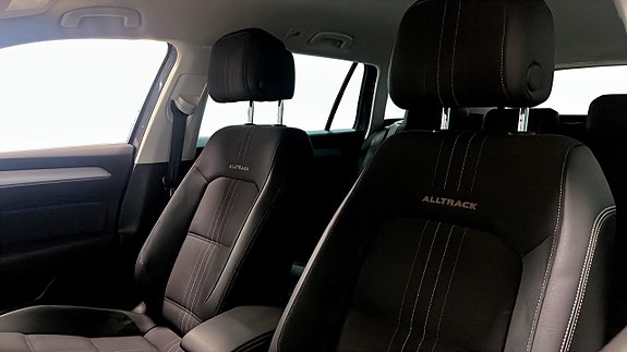 Volkswagen Passat Alltrack 8 of 12