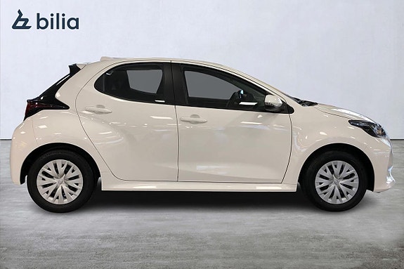 Toyota Yaris 18 of 21