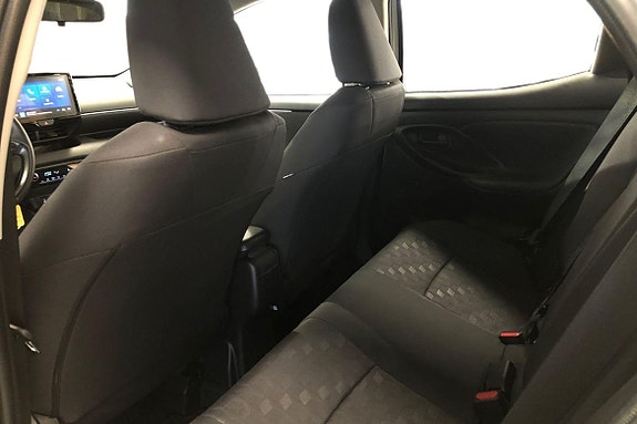 Toyota Yaris 13 of 21