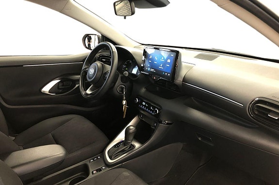 Toyota Yaris 7 of 21