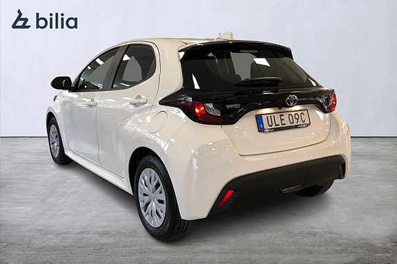 Toyota Yaris 2 of 21