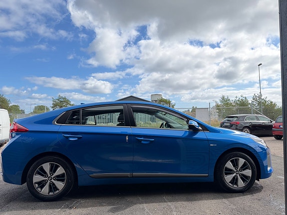 Hyundai IONIQ 10 of 29