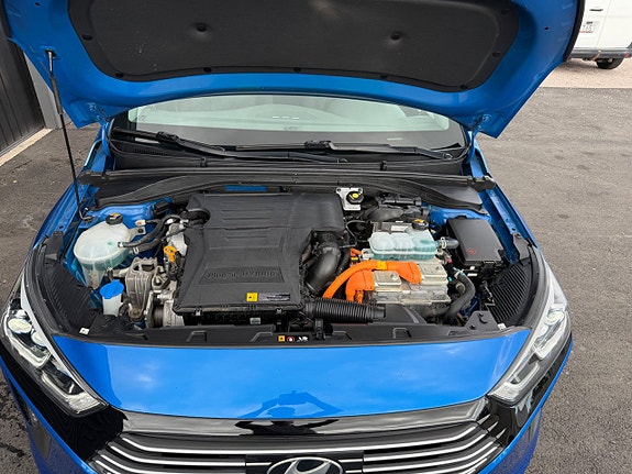 Hyundai IONIQ 29 of 29