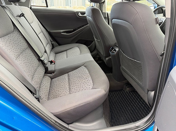 Hyundai IONIQ 18 of 29