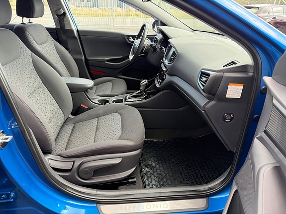 Hyundai IONIQ 16 of 29