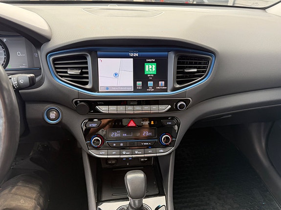 Hyundai IONIQ 26 of 29