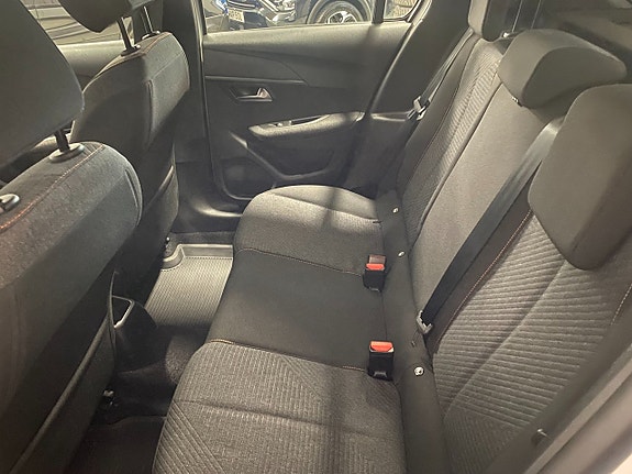 Peugeot 208 7 of 18