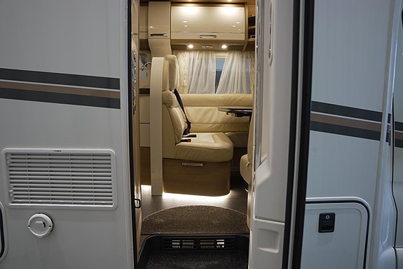 Mercedes-Benz Sprinter Carthago C-Tourer T 149 LE 170hk 9G-Tronic | Långbäddar 7 of 26
