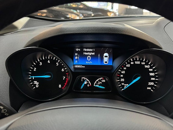 Ford C-Max 10 of 16